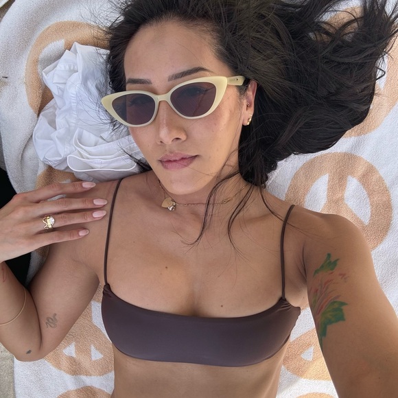 Meet your Posher - Picture 2 of 6